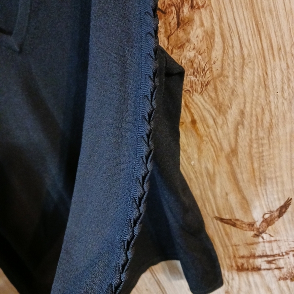 Banana Republic Black V-Neck Lace Up Detail Sleeve Knit Top - Picture 3 of 9